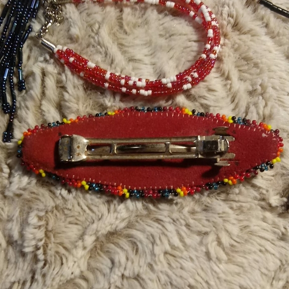 Beautiful Lot of Beaded Jewelry Multi colors - Picture 10 of 16